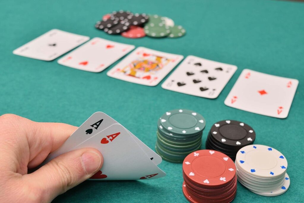 Đánh bài poker dựa trên yếu tố tâm lý